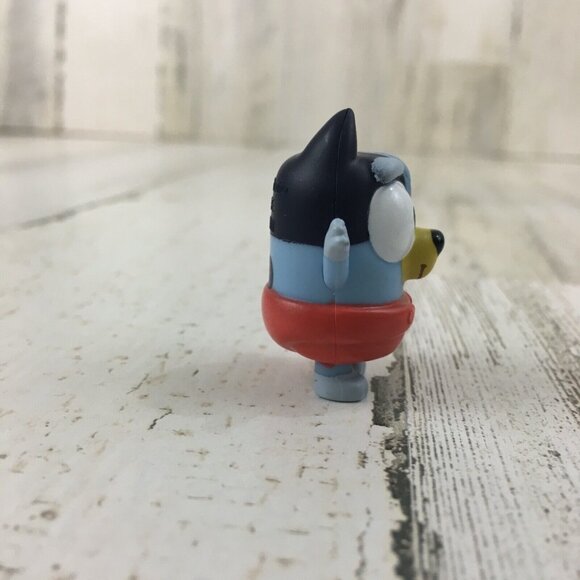 Bluey BABY BLUEY Figure with CRADLE Crib Baby Race Playset Blue RARE - Picture 7 of 16